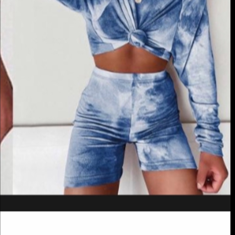 Tie dye short set. Long sleeve top, biker short. - Picture 4 of 10
